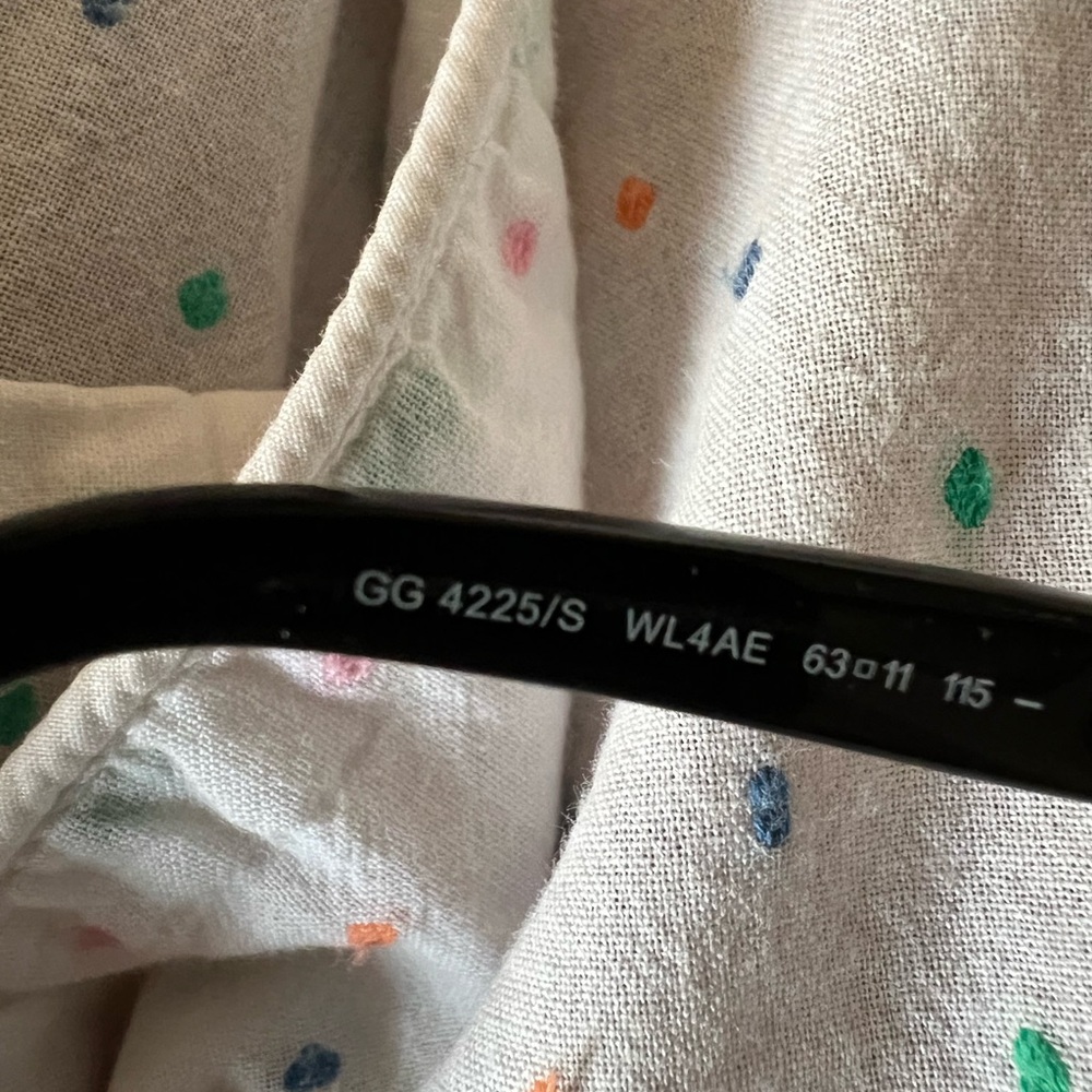 Gucci Black and Gold Marina Chain Aviator Sunglasses⌠Authentic ! - Picture 11 of 16